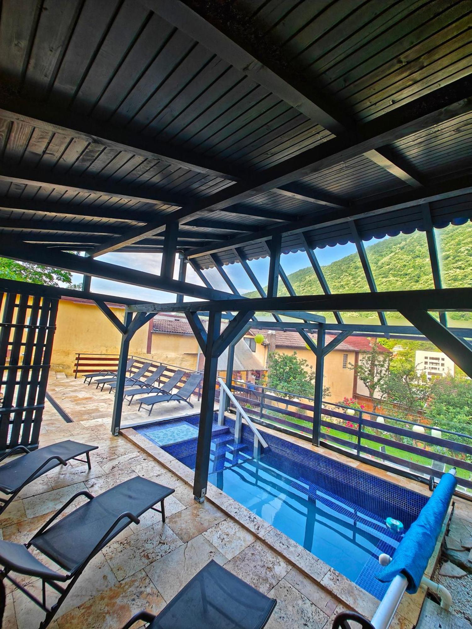 Апартаменты Casa Miclau Бэиле-Еркулане Экстерьер фото